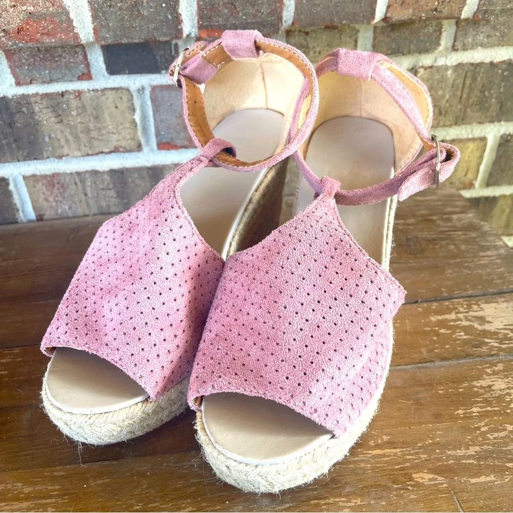 Pink Platform Wedges no brand Size 9 1/2 or 10 says size 40 sb4